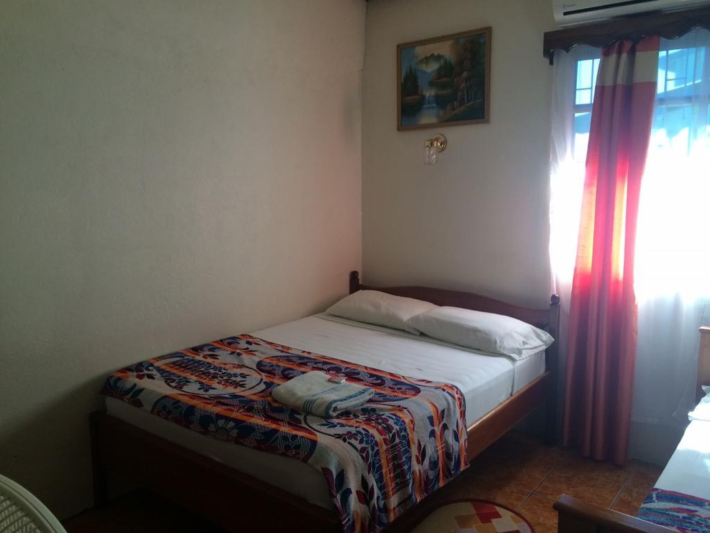Don Santiago Guesthouse Downtown San Ignacio Habitación foto